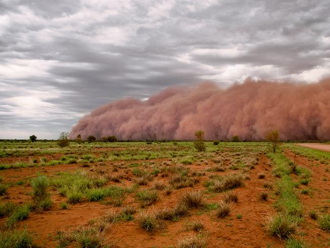 Ominous ... Duststorm near Umuwa, SA. Picture: Graham Nicholls.