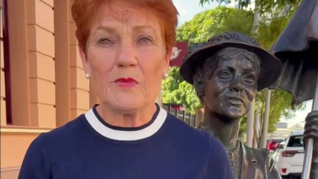 ‘Can’t film here’: Pauline Hanson returns to Mary Poppins statue after police threat