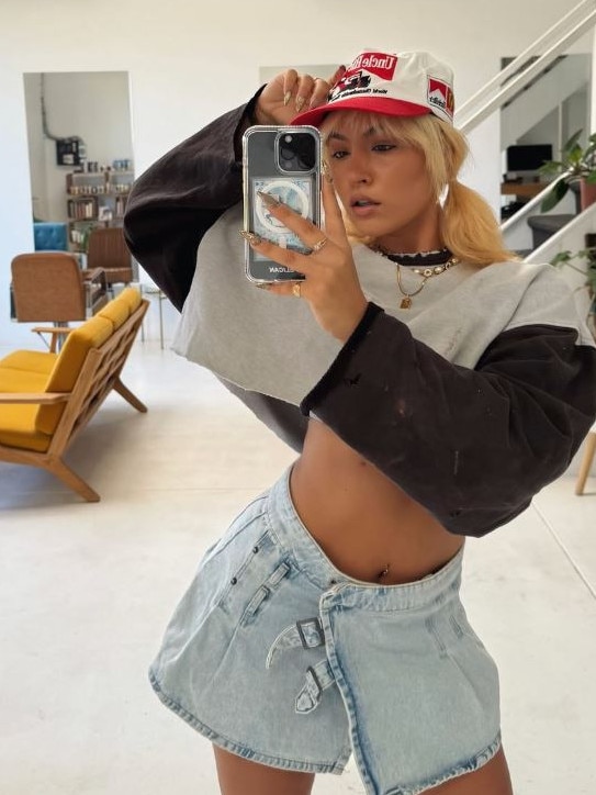 Fit pics are a staple on her account. Picture: @nessaloi