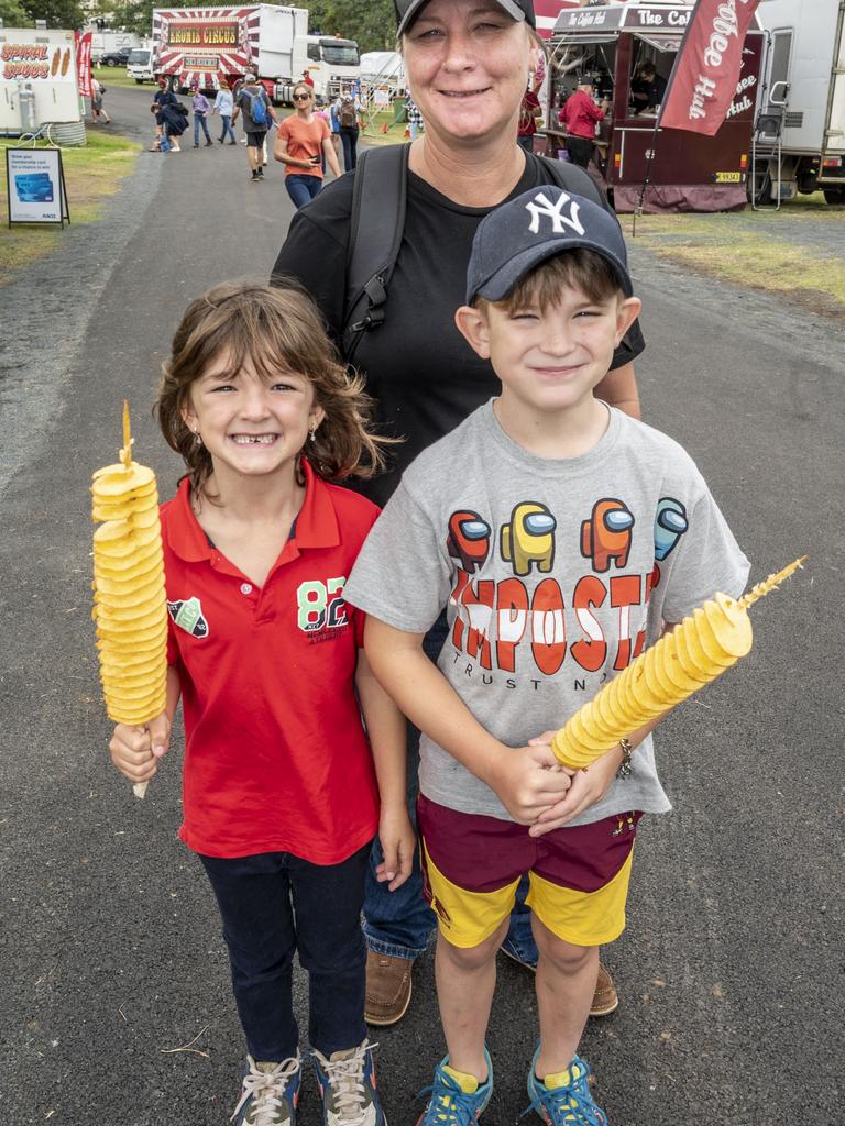 Mackanna, Vanessa and Rydar Hinz at the Toowoomba Royal Show. Saturday, March 26, 2022. Picture: Nev Madsen.