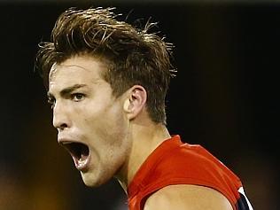 Sore Suns blasted in record Dees win