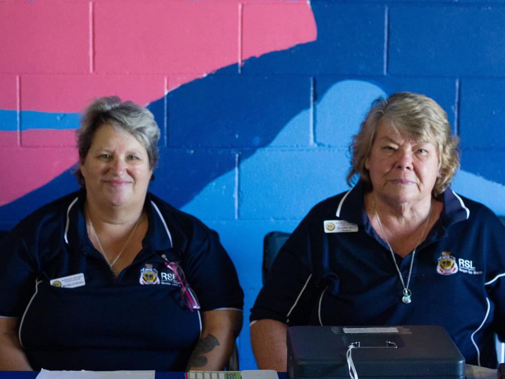 Michelle Nicoll and Gloria Bell run the RSL stand at the 2023 Murgon Show.