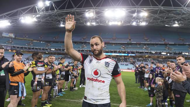 Club legend Simon Mannering played his last season in the NRL. (AAP Image/Craig Golding)