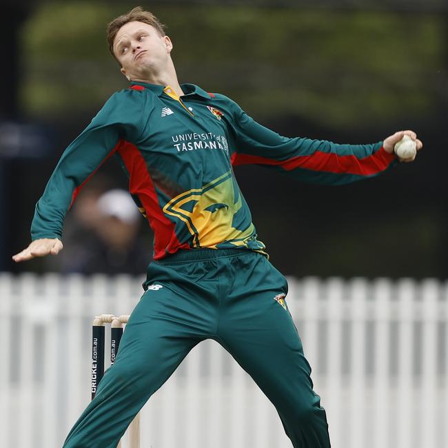 MELBOURNE, AUSTRALIA - SEPTEMBER 23: Matthew Kuhnemann of Tasmania bowls during the ODC match between Victoria and Tasmania at CitiPower Centre, on September 23, 2024, in Melbourne, Australia. (Photo by Darrian Traynor/Getty Images)