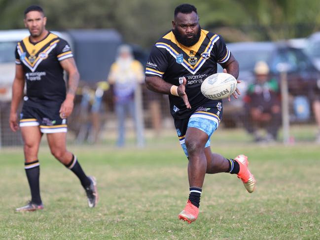 Matori Atunaisa charges onto the ball. Picture: Steve Montgomery/Ourfootyteam