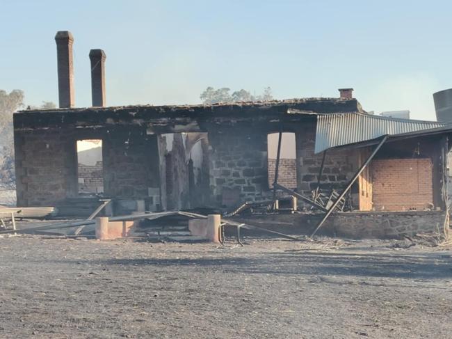 Property lost in Arthur River fire as several emergencies threaten towns in southern WA. Picture: Supplied/ Samantha Spurr