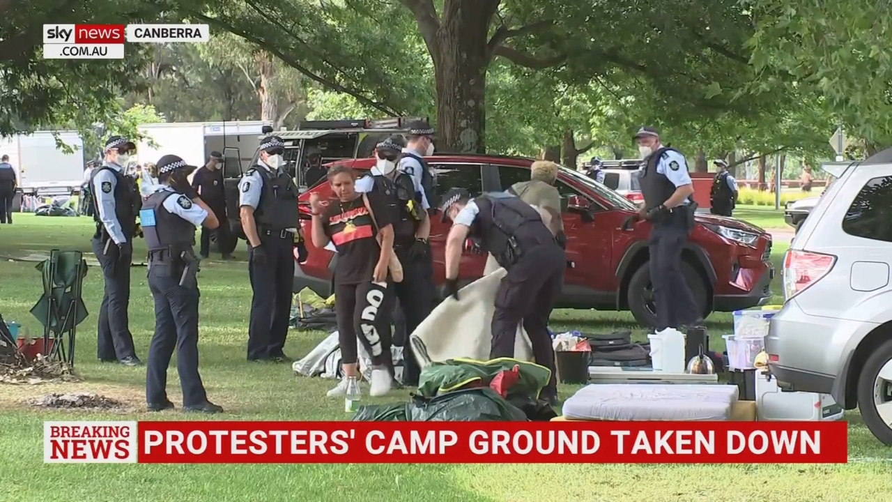 Police move on Canberra protesters