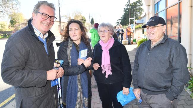 Long-time Mayo seat holder and former Liberal Party leader Alexander Downer campaigning with daughter and party candidate Georgina at Mt Barker earlier this week. AAP Image/David Mariuz