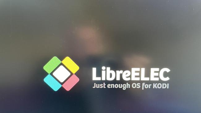 Loading the LibreELEC system to run KODI