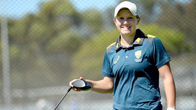 Cricket star Alyssa Healy uses golf as a way of relaxing.