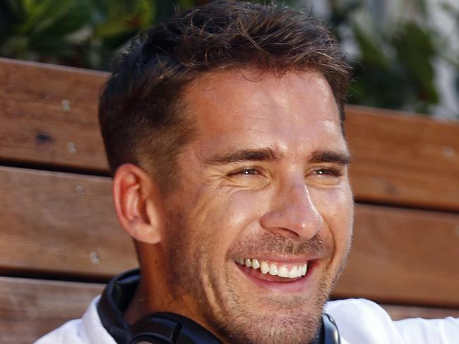 WEEKEND TELEGRAPH - 17/12/20*** MUST NOT USE BEFORE CLEARING WITH WEEKEND PIC EDITOR JEFF DARMANIN ***Australian actor Hugh Sheridan pictured at Queens Park this afternoon.  Picture: Sam Ruttyn