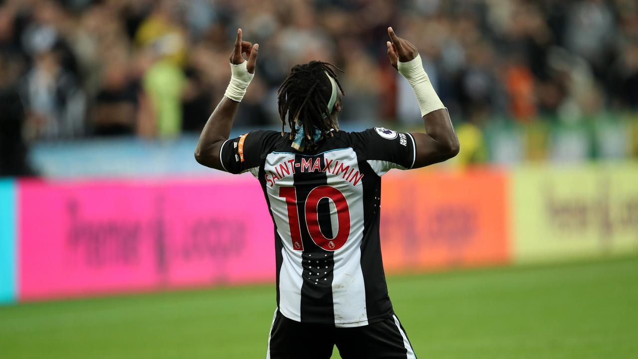NEWCASTLE UPON TYNE, ENGLAND - SEPTEMBER 17: Allan Saint-Maximin of Newcastle United celebrates after scoring their team's first goal during the Premier League match between Newcastle United and Leeds United at St. James Park on September 17, 2021 in Newcastle upon Tyne, England. (Photo by Ian MacNicol/Getty Images)