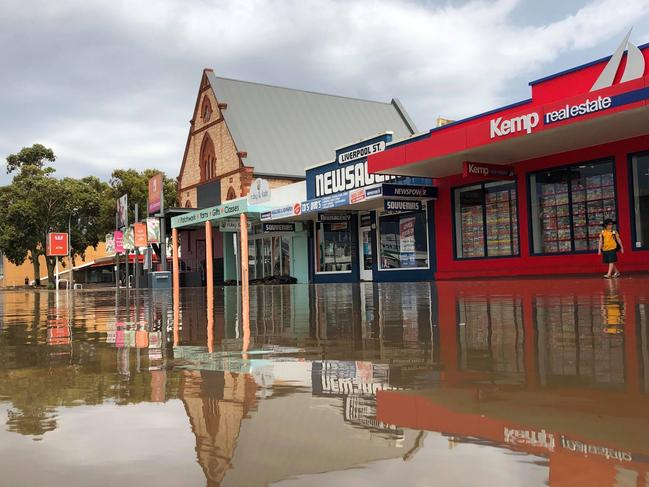 Port Lincoln the middle of a storm currently ferociously sweeping the town, seeing over 30mm off rain in under ten minutes . Picture: Robert Lang