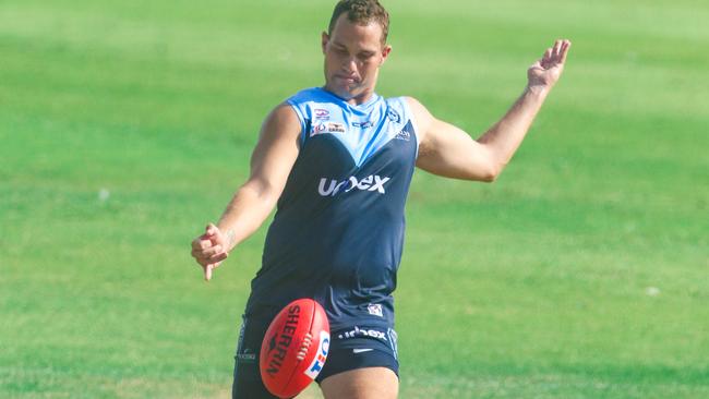 Hassan Ahmat-Watkins playing for the Darwin Buffaloes. Picture: Glenn Campbell