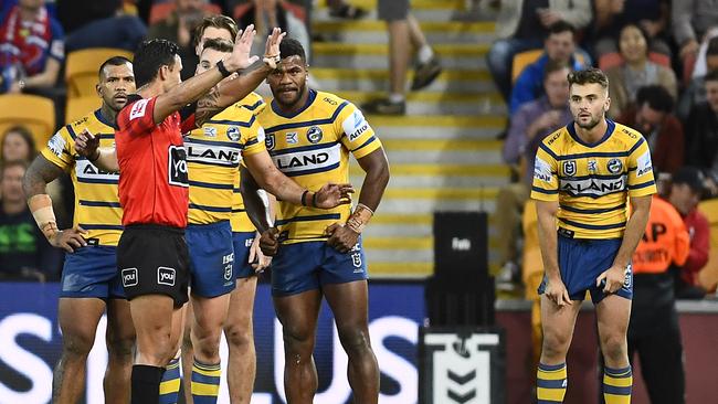 Maika Sivo is sent to the sin-bin. (Photo by Ian Hitchcock/Getty Images)