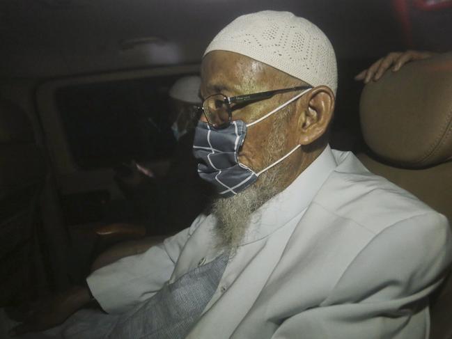 BOGOR, INDONESIA - JANUARY 08: Cleric Abu Bakar Bashir, 82, in a car after being released from prison on January 08, 2021 in Bogor, Indonesia. Bashir is considered to be the spiritual leader of the Jemaah Islamiah network whose members were accused of being behind the 2002 Bali bombings which killed more than 200 people and the bomb at the JW Marriot hotel in Jakarta which killed 12.  Bashir was jailed in 2011 for links to a terrorist training camp in Aceh province. (Photo by Getty Images)