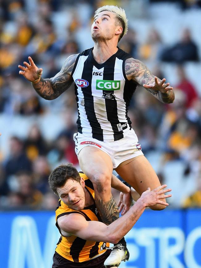 Soaring Jamie Elliott tried hard for the Magpies. Picture: Getty Images