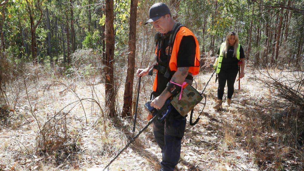 Volunteers have organised a large scale search to look for any sign of missing woman Samantha Murphy in bushland near Ballarat where she has gone missing. Picture: NCA NewsWire / David Crosling