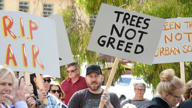 18/2/17 Rally — Save Glenside Hospital Trees. Picture Roger Wyman