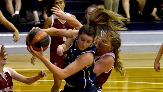 Potter battles for the ball at the national under-18s championships for Victoria Metro. Picture: Evan Morgan