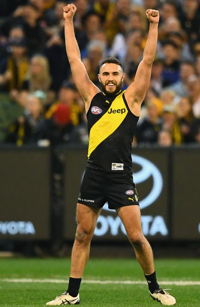 Edwards celebrates a goal in Richmond’s preliminary final win over the Giants in which he also broke his thumb. Picture: Quinn Rooney (Getty)