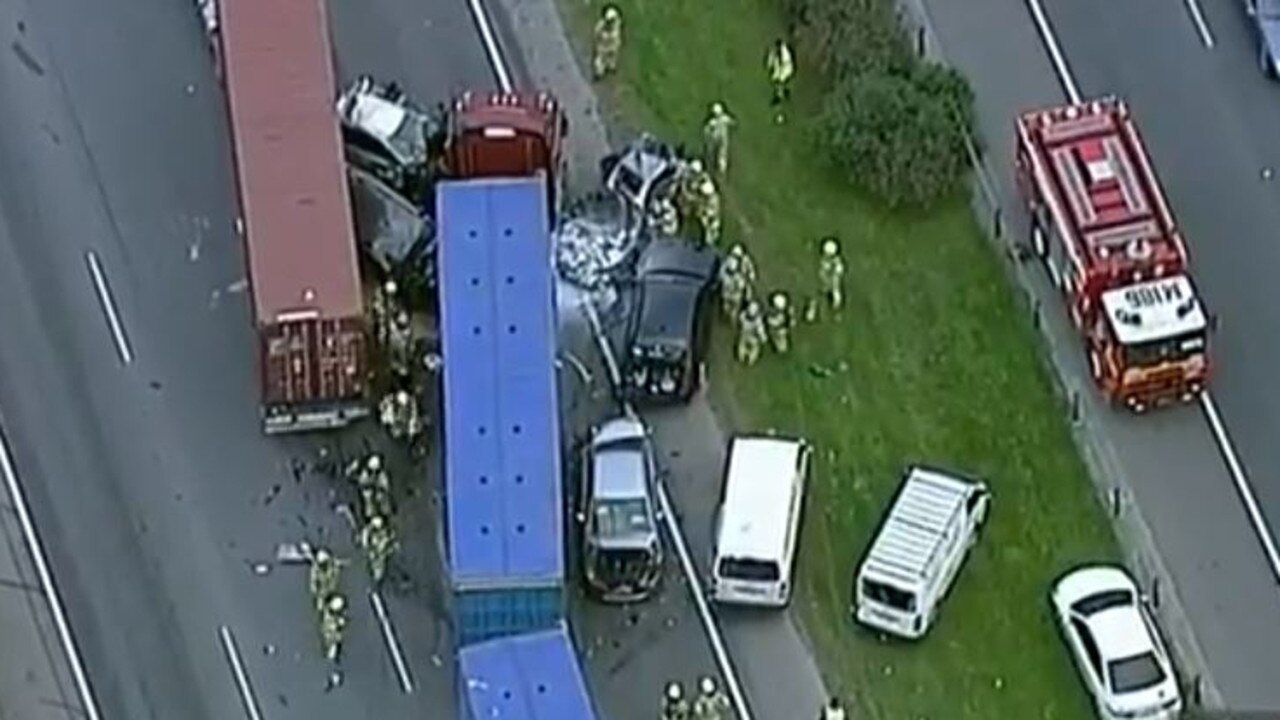 Monash Freeway Traffic Massive Truck Crash Closes Melbourne Road Au — Australias 3221