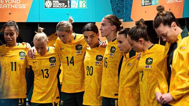 Team huddles were an important part of the Matilda’s golden mindset. (L-R) Mary Fowler, Tameka Yallop, Alanna Kennedy, Sam Kerr, Claire Hunt, Hayley Raso, Kyah Simon and Mackenzie Arnold.