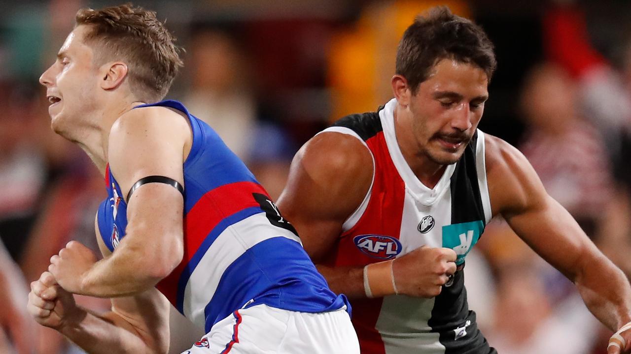 Ben Long of the Saints and Lachie Hunter of the Bulldogs in action during the 2020 AFL Second Elimination Final.