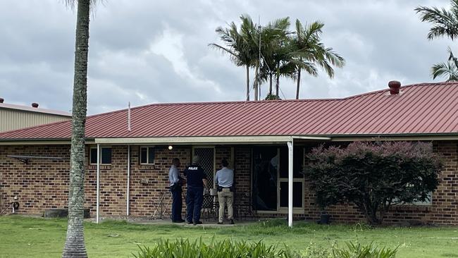 Police door knocking the corner of Burys Rd and Smith Lane, Beerwah. Picture - Iwan Jones.