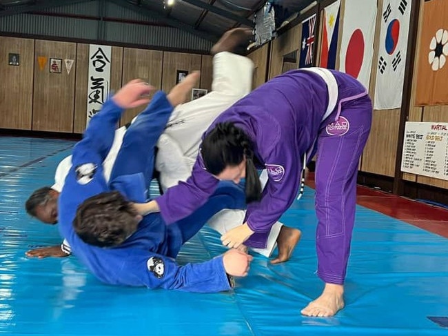 Alice Springs Judo Club founder Ezekiel DoDoo teaching students. Picture: Judo Australia