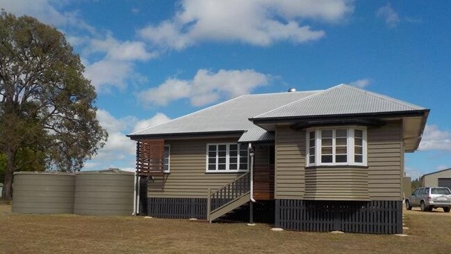 Acreage home with space for farm animals at 10 Stabilies Road, Stanthorpe.