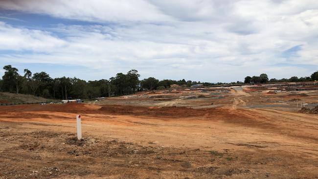 Kinross stage two, The Habitat, under construction at Thornlands. Photo: Paula Shearer.