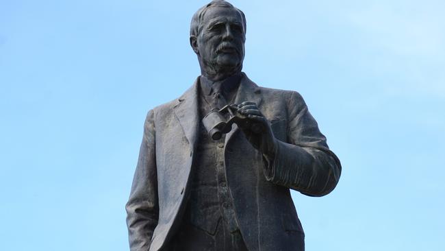 A statue of William Chaffey, located at the intersection of Tenth Street and Deakin Ave in Mildura. Picture: Michael DiFabrizio