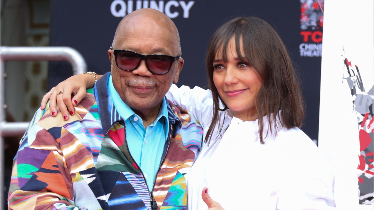 Rashida Jones pays tribute to late father Quincy