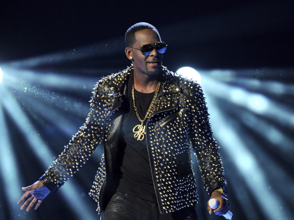 R Kelly’s former lawyer makes explosive new claims about the singer