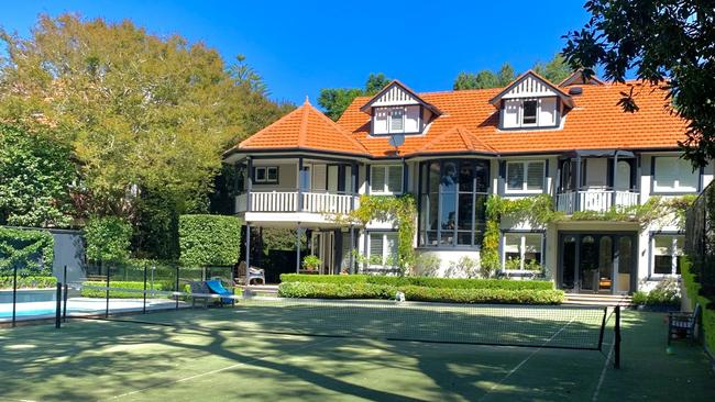 A Sydney home in Wahroonga, with a tennis court and pool available for rent on Swimply.