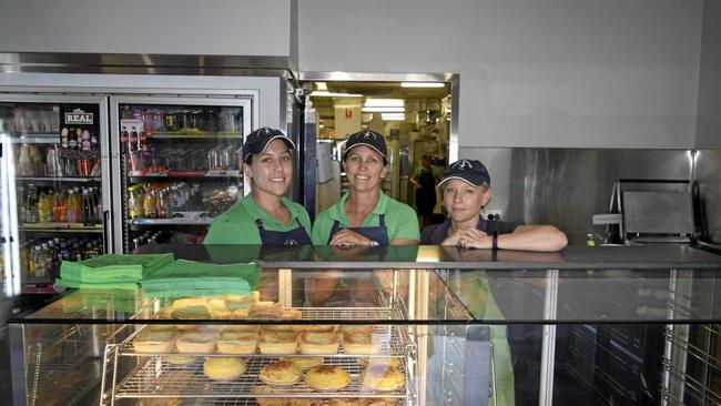 DEDICATED TEAM: Hanks Kitchen employees Alice Golding, Tracey Becker and Lisa McLaurin and some of Hanks Kitchen's fan favourites. Picture: Jarrard Potter