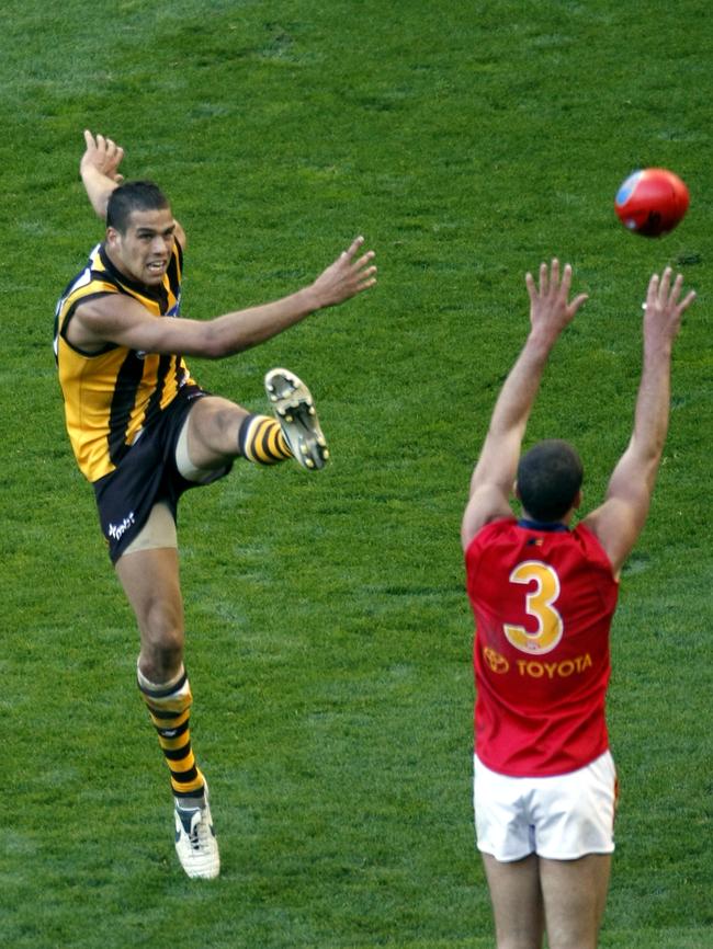 AFL 1st Elimination Final. Hawthorn v Adelaide. Telstra Dome. Lance Franklin kicks the winning goal.