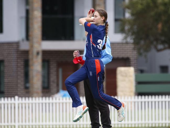 Abigail Byrne bowling for Gordon in round six. Picture Warren Gannon Photography