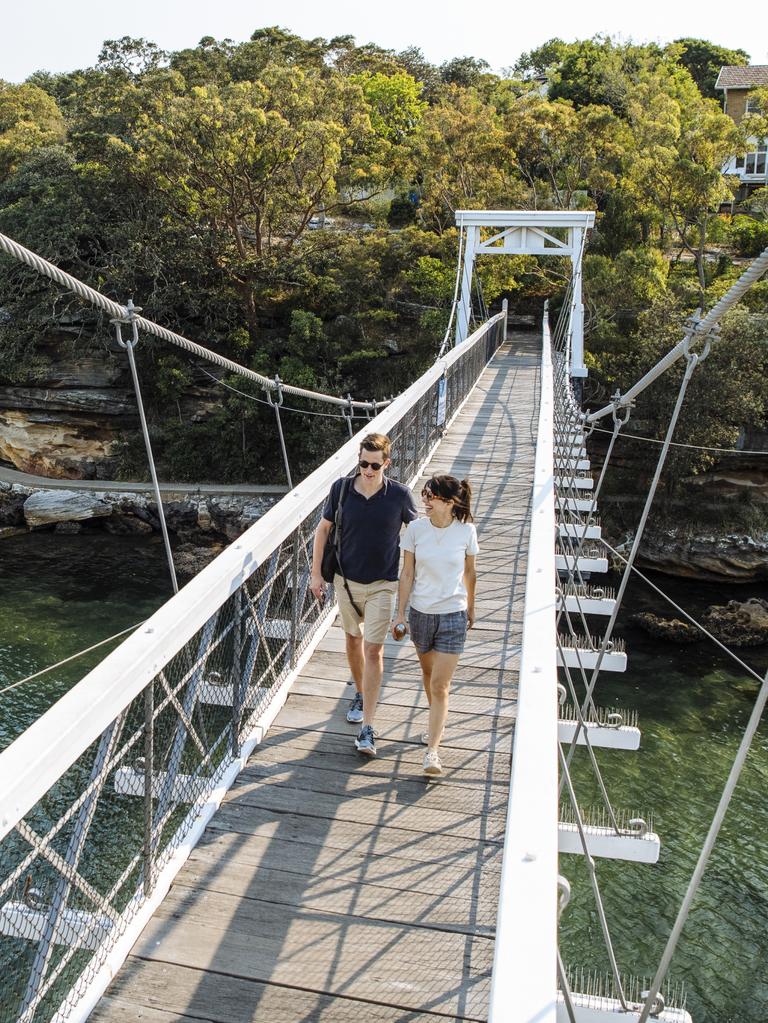 Couple enjoying a scenic walk around Parsley Bay, Vaucluse. credit: Paul McMillan escape 24 January 2021 kendall hill hikes