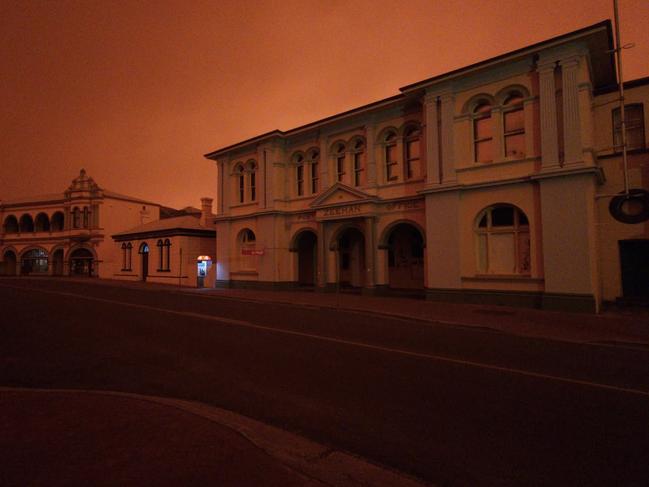 Zeehan late on February 12th with bushfires closing in on the town.  Picture: Alan Jennison