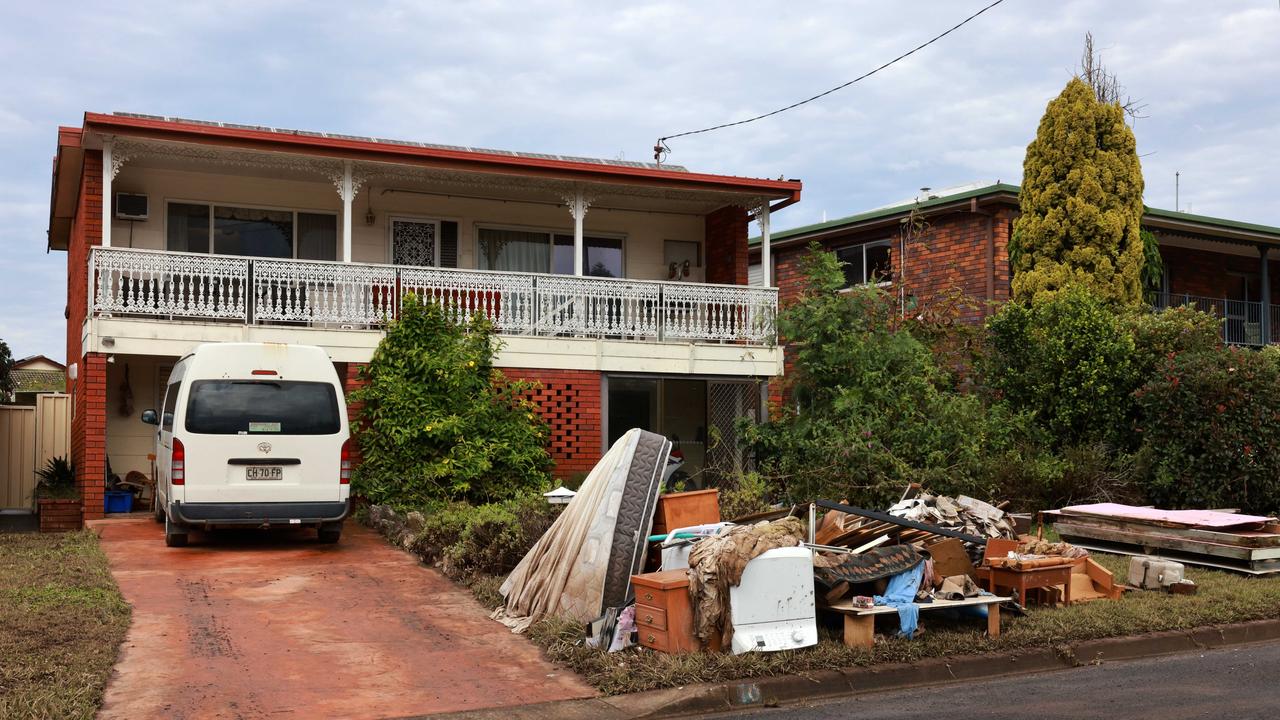 A mattress is among the items discareded due to floods. Picture: NewsWire / Scott Calvin