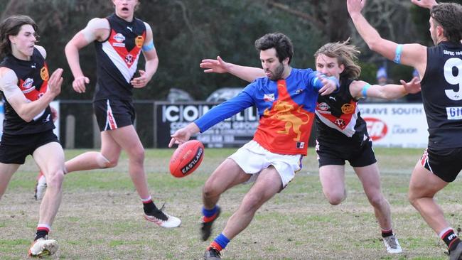 Dean Siakoulis in action on Saturday. Picture: Craig Bonney/Rhonda Tilyard Eddy