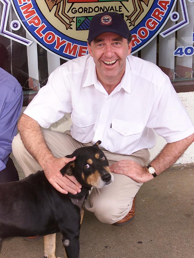 Opposition leader Rob Borbidge with 'Boxer' the so-called “underdog” in Gordonvale, far north Queensland. Picture: Rob Maccoll