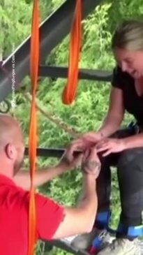 Man proposes on bungee jump before dropping ring 40 metres below