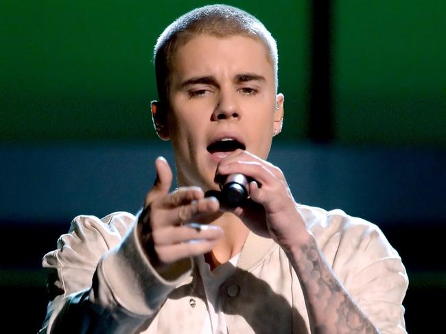 LAS VEGAS, NV - MAY 22: Recording artist Justin Bieber performs onstage during the 2016 Billboard Music Awards at T-Mobile Arena on May 22, 2016 in Las Vegas, Nevada. (Photo by Kevin Winter/Getty Images)