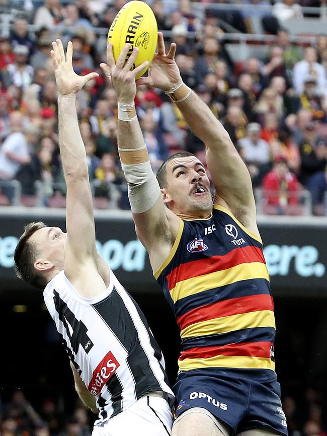 Taylor Walker marks strongly against Collingwood. Picture: Sarah Reed