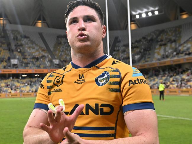 TOWNSVILLE, AUSTRALIA - SEPTEMBER 23: Mitchell Moses of the Eels celebrates winning the NRL Preliminary Final match between the North Queensland Cowboys and the Parramatta Eels at Queensland Country Bank Stadium on September 23, 2022 in Townsville, Australia. (Photo by Bradley Kanaris/Getty Images)