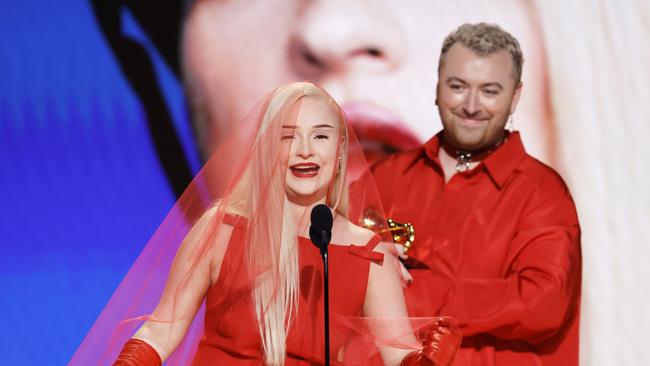 Kim Petras and Sam Smith accept the best pop duo award. Picture: Getty Images