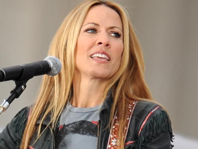 Singer Sheryl Crow performs at the 'We Are One' concert, one of the events of US president-elect Barack Obama's inauguration celebrations, at the Lincoln Memorial in Washington DC, 18/01/2009.